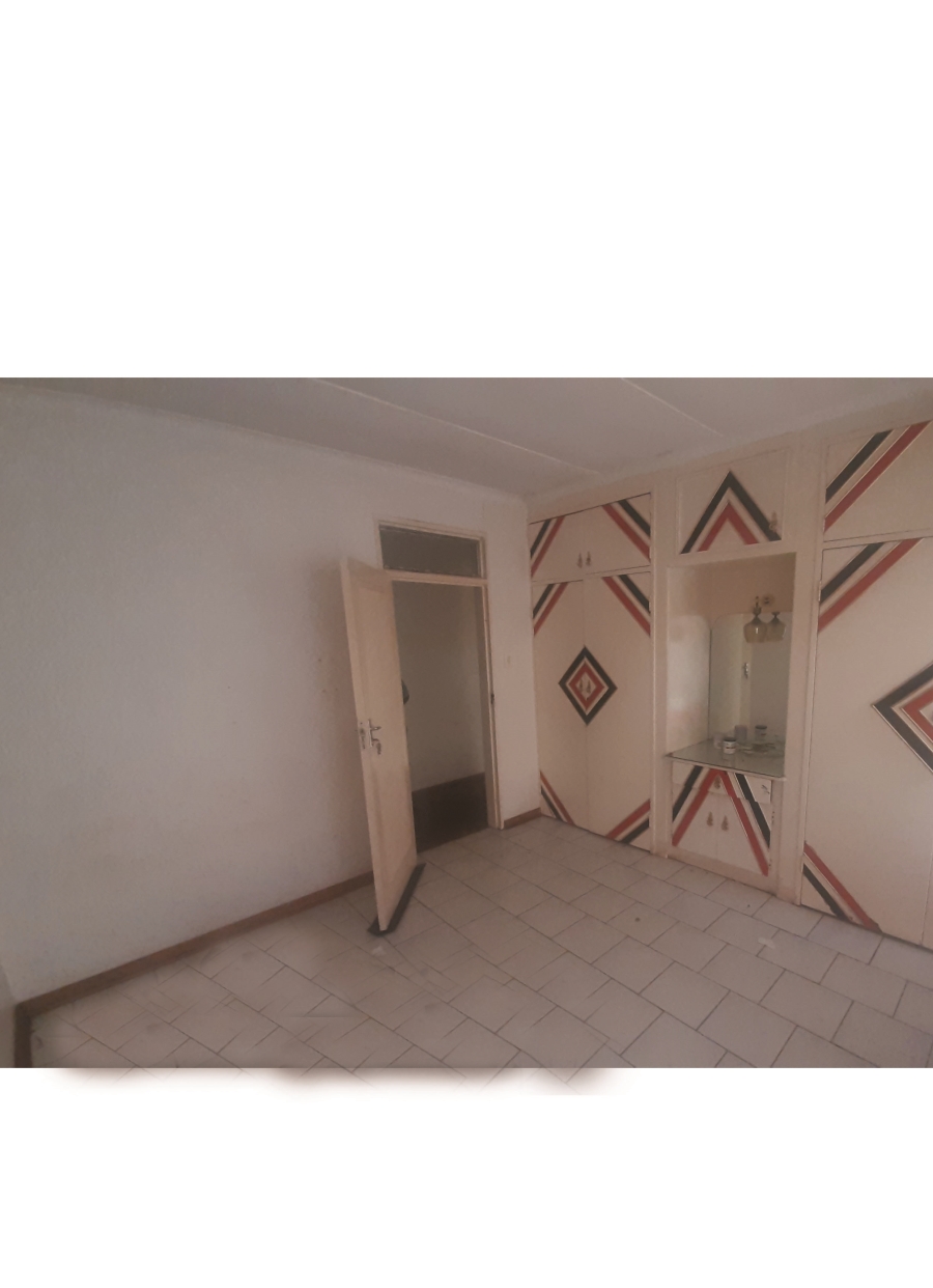 4 Bedroom Property for Sale in Mohadin North West